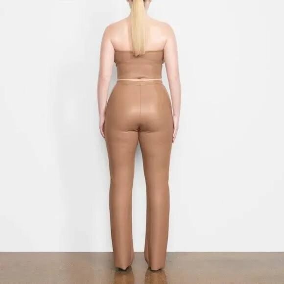 SKIMS Faux Leather Tube Top + Boot Cut Pant Set Sienna 3X - Picture 4 of 16